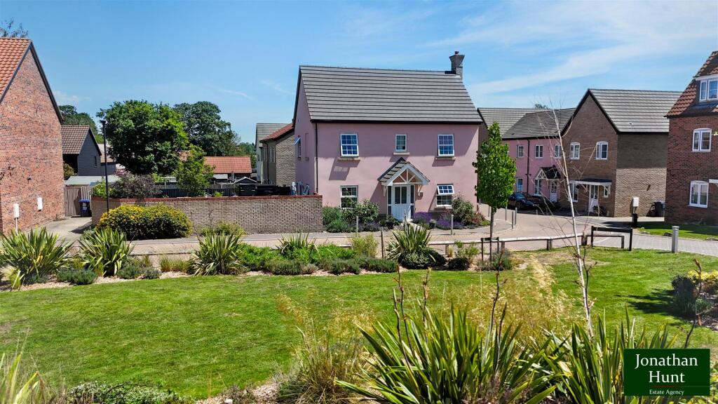 Main image of property: HUMMERSTON CLOSE, BUNTINGFORD