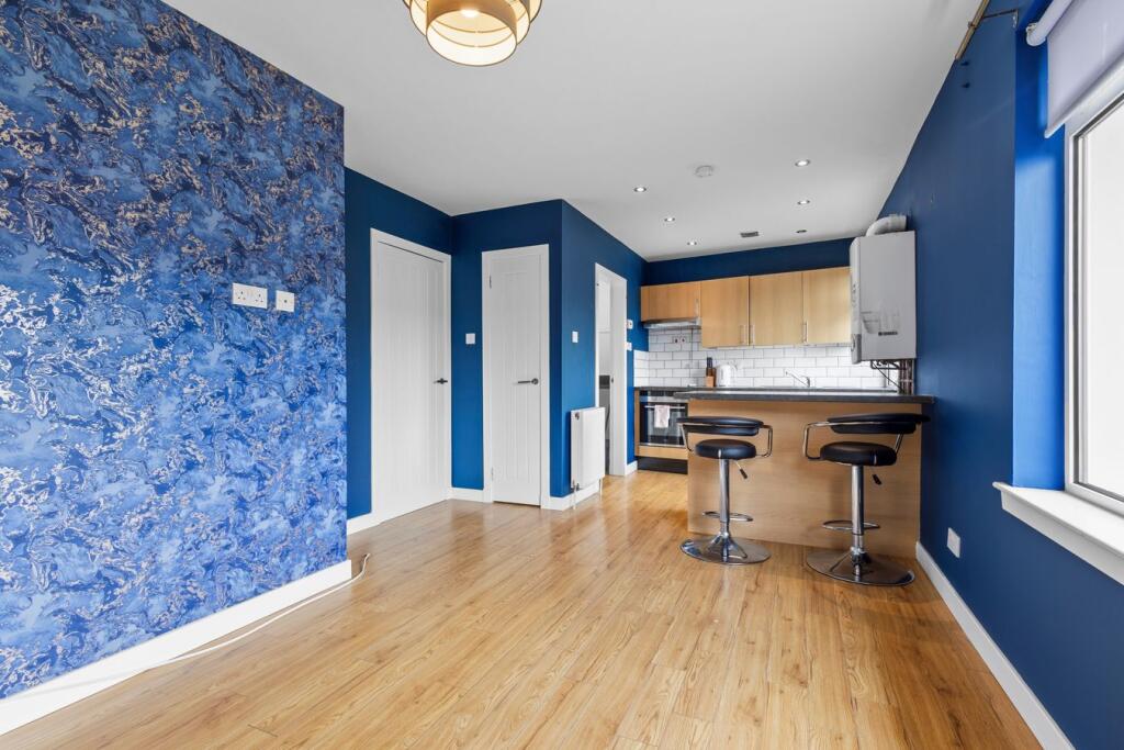 House in Kilmarnock, East Ayrshire - More