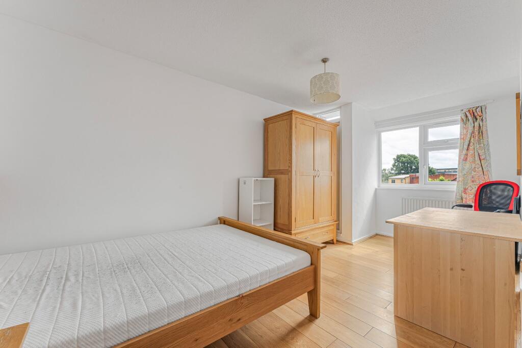Apartment in London - View 4