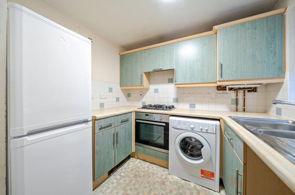 Hodges Mews, High Wycombe, Buckinghamshire - View 5