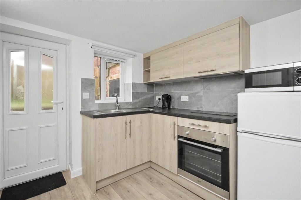 House in Leeds - View 5