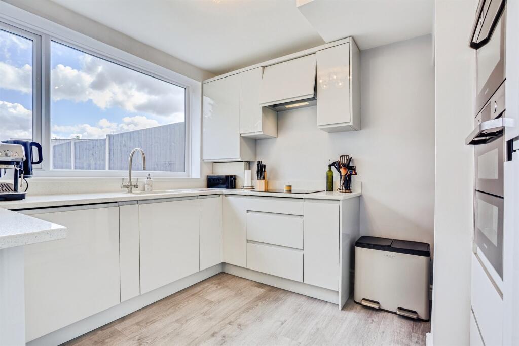 House in Wakefield - View 4
