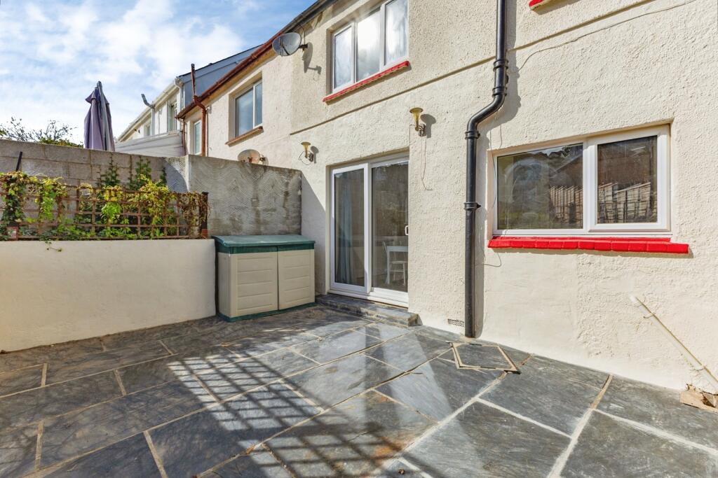 House in Paignton, St Michaels - More