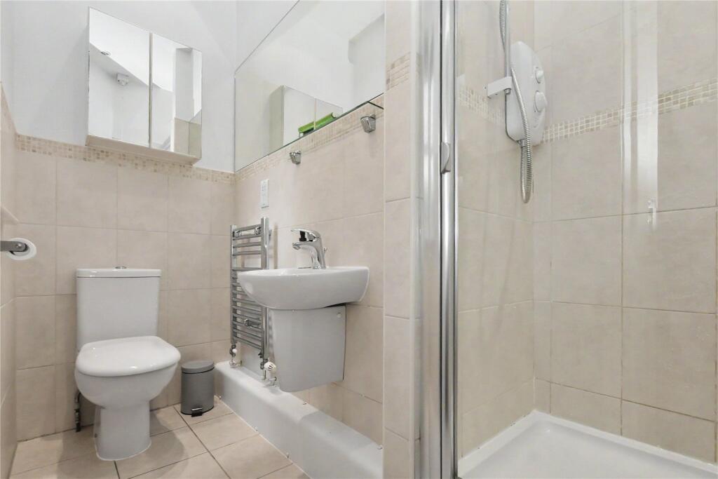 Apartment in Leeds - More