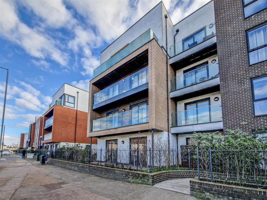 Main image of property: Southpoint, Sutton Road, Southend-on-Sea