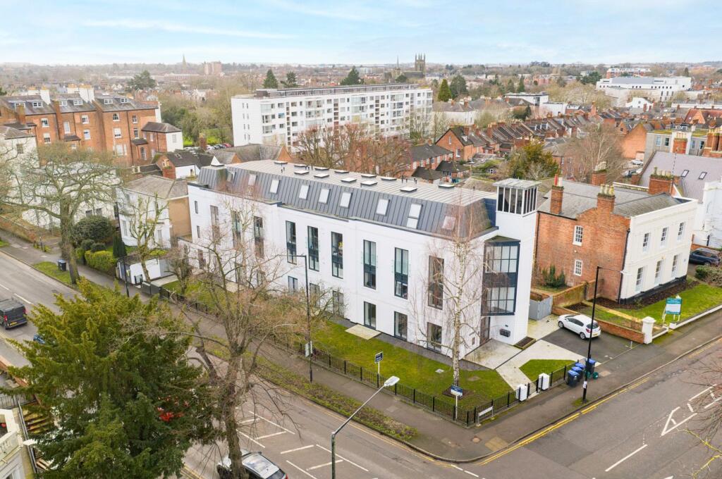 2-bed apartment on Brandon Parade, Leamington Spa, Warwickshire, CV32, £395,000