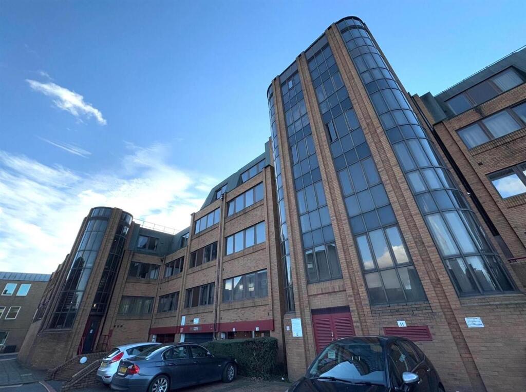 Main image of property: Priestgate, Peterborough