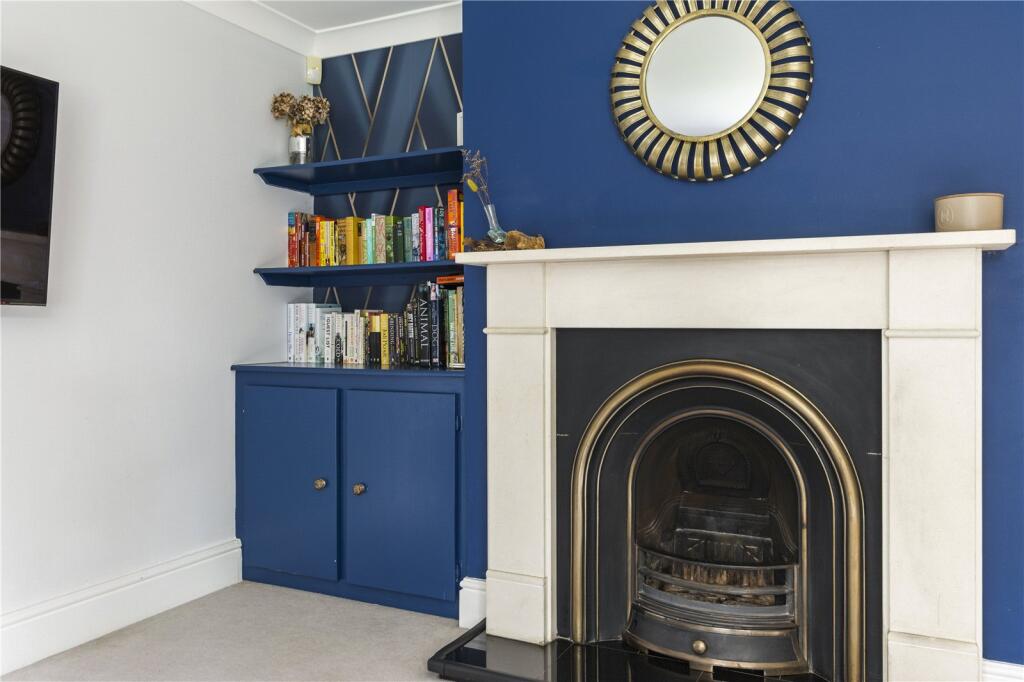 House in Humberston, North East Lincolnshire - More