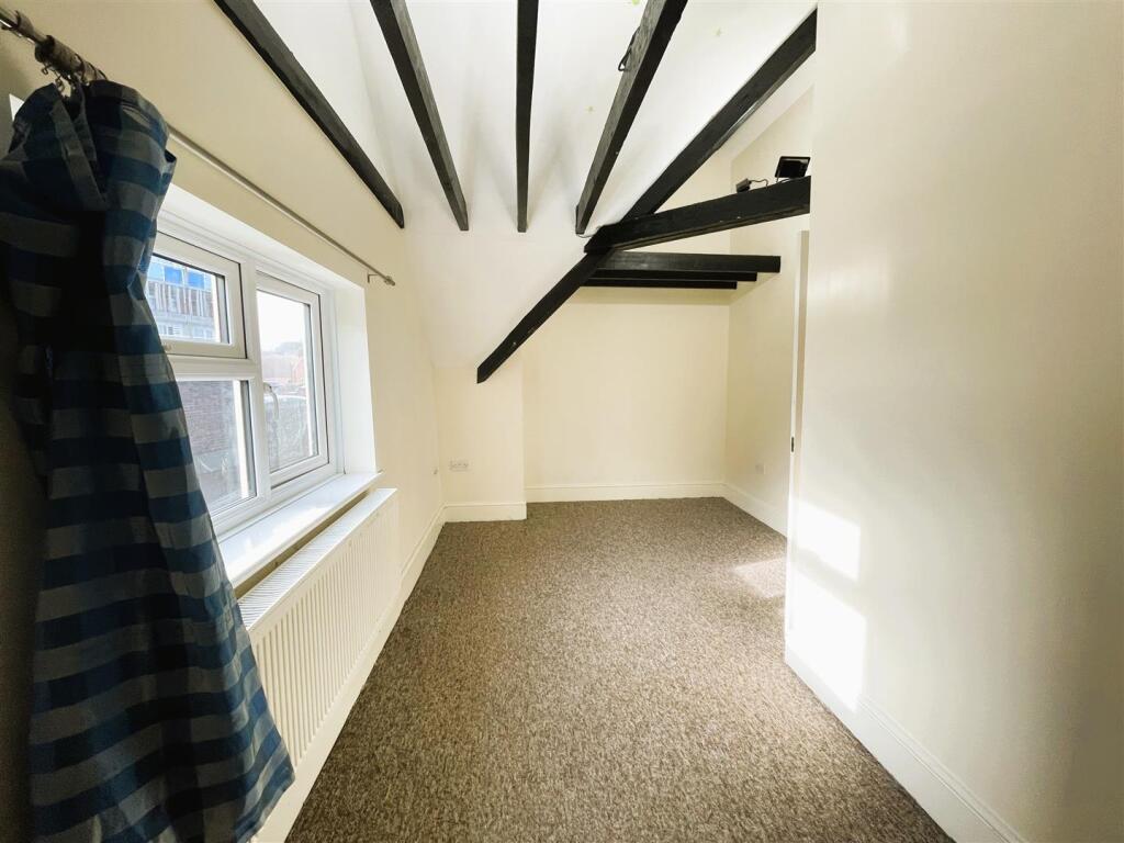 Apartment in Southampton - View 5