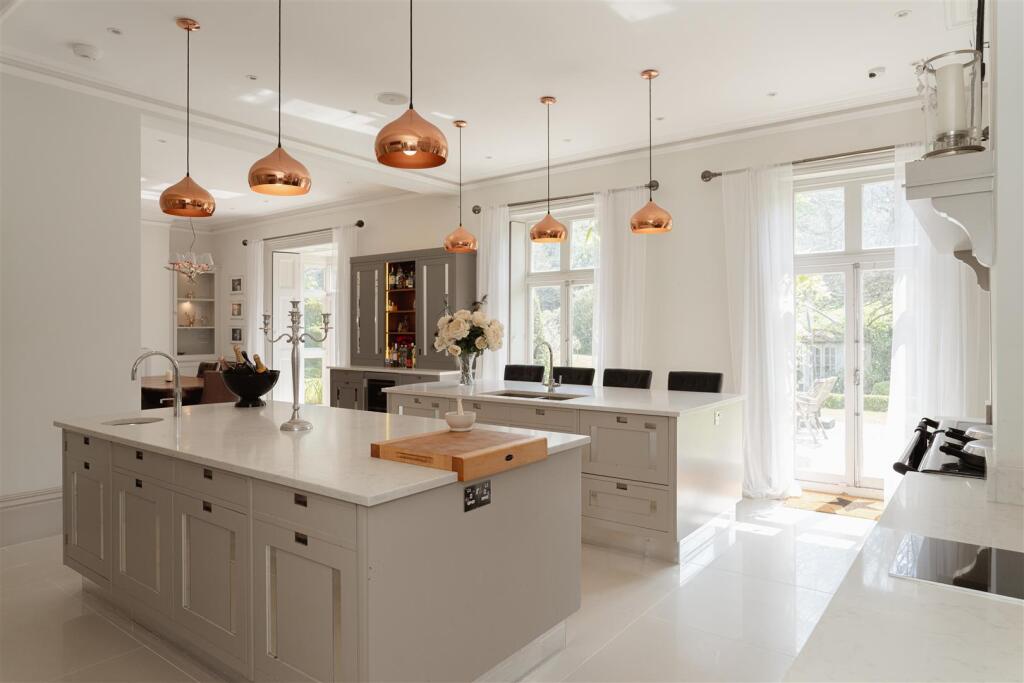 House in Mid Sussex, Colwood Manor, Bolney - View 5