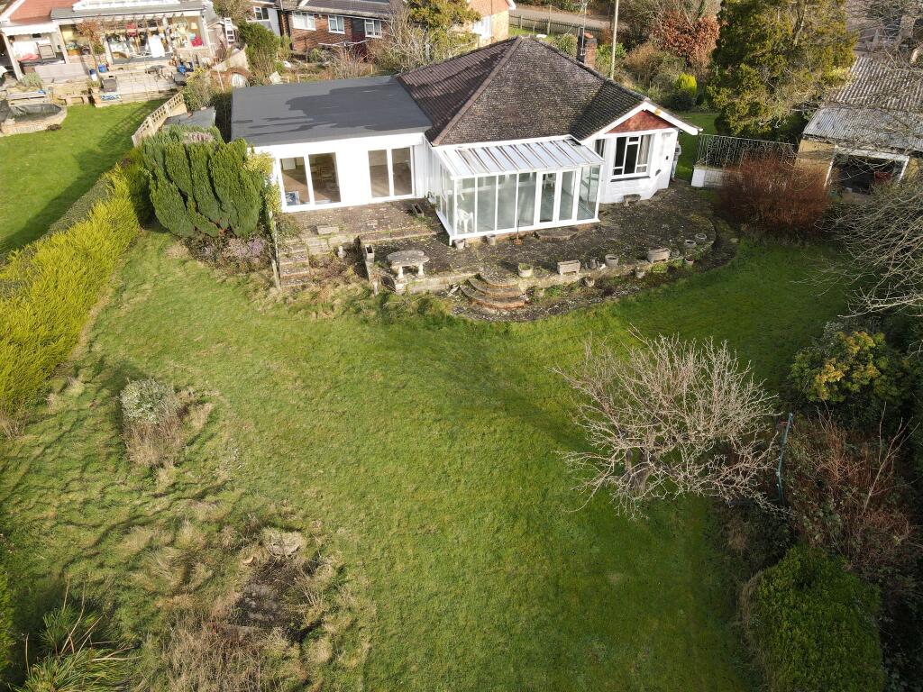 3-bed detached on Eight Acre Lane, Three Oaks, Hastings, £375,000