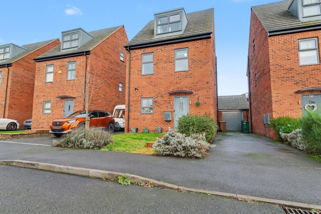 4-bed detached on Maitland Road, Linton, DE12, £290,000