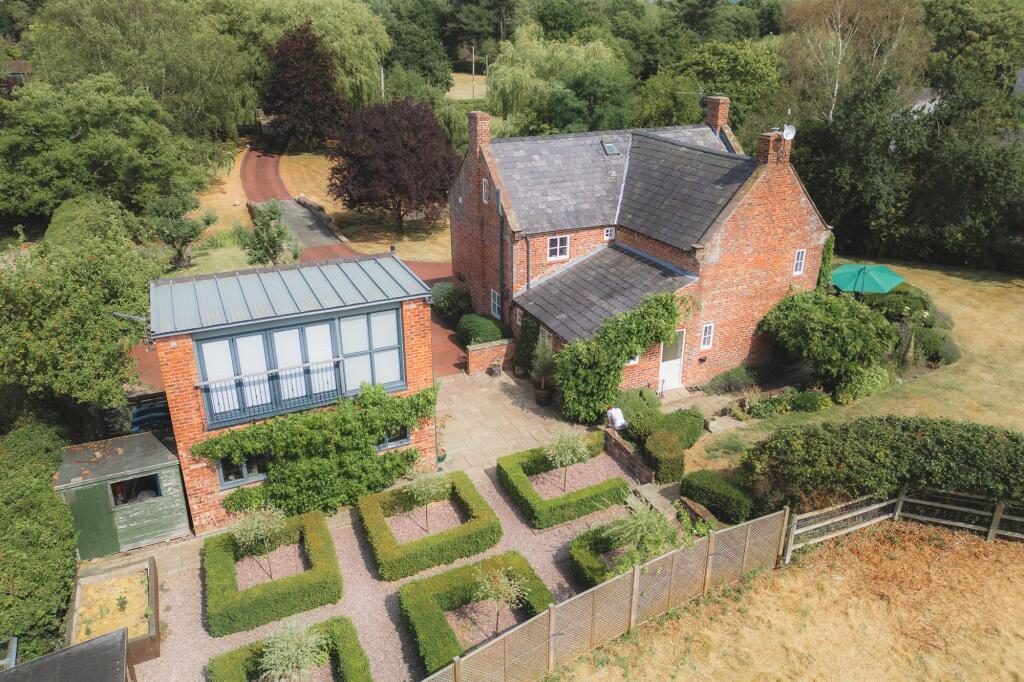 Manor Cottage, Aldersey Lane, nr. Tattenhall, CH3 9EH photo 4
