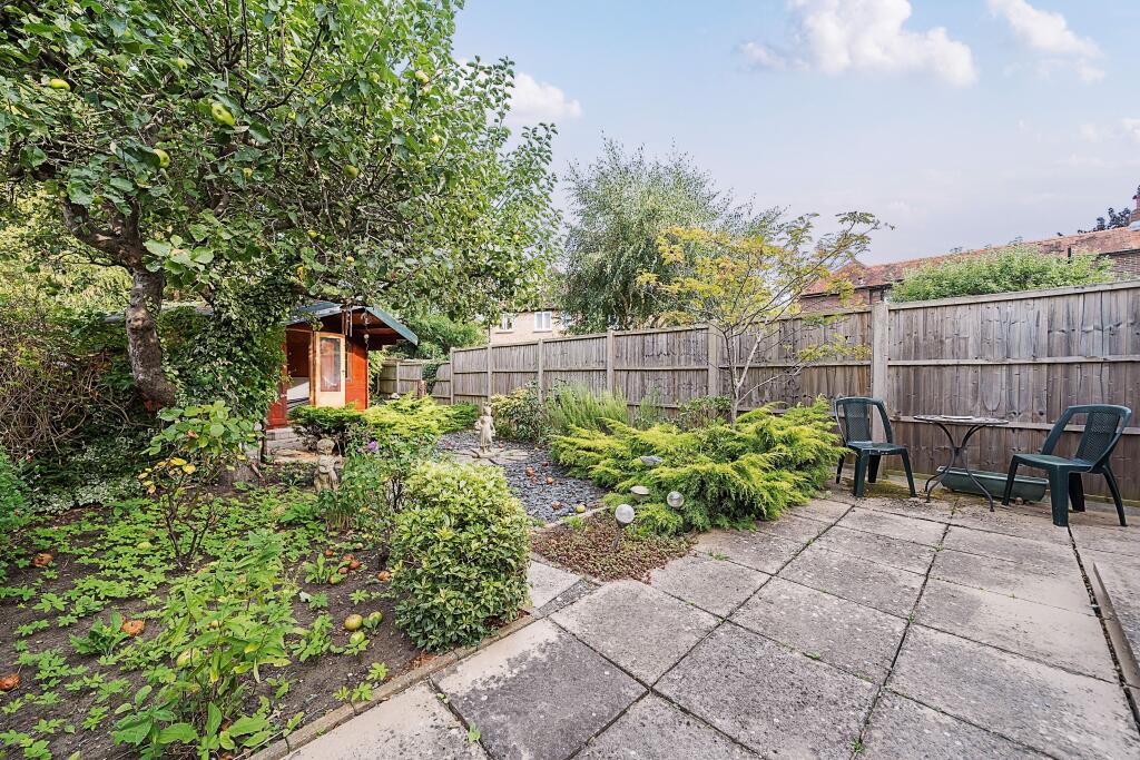 Marshall Road, Godalming, Surrey, GU7 photo 2