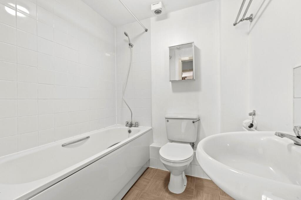 Apartment in Hemel Hempstead - View 5