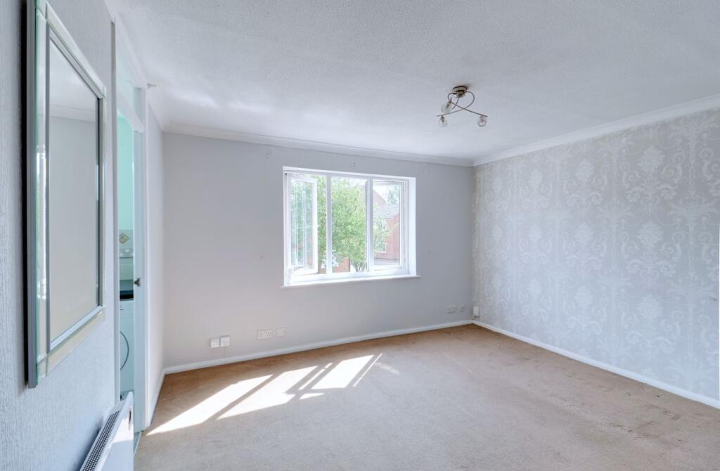 Apartment in South Ockendon, Essex - View 2