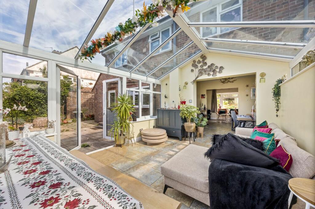 House in Brighton, Hollingbury - View 3