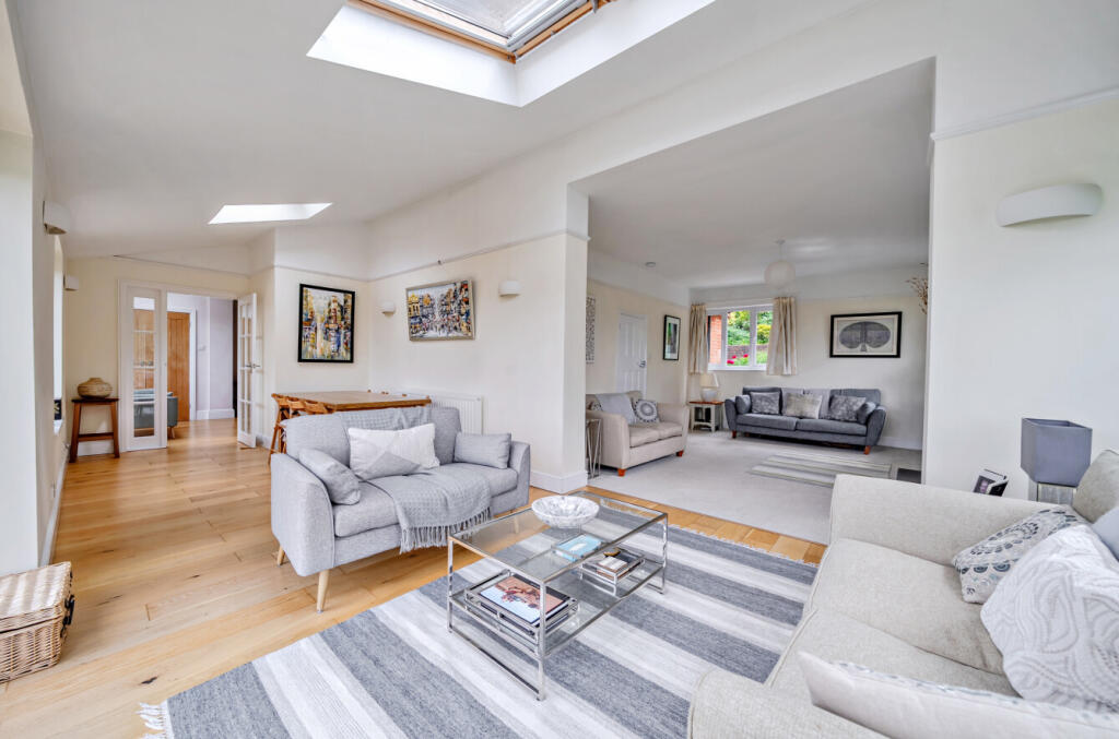 22, Mountside, Guildford, Surrey, GU2 photo 3