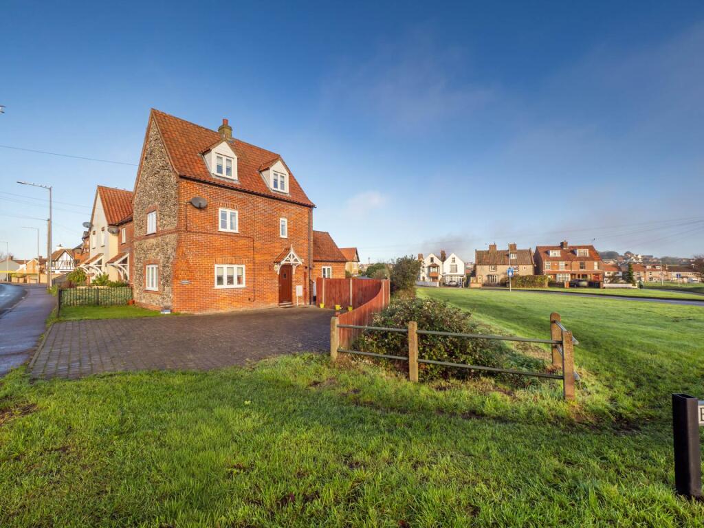 4-bed terraced on Cromer Road, Sheringham, £375,000
