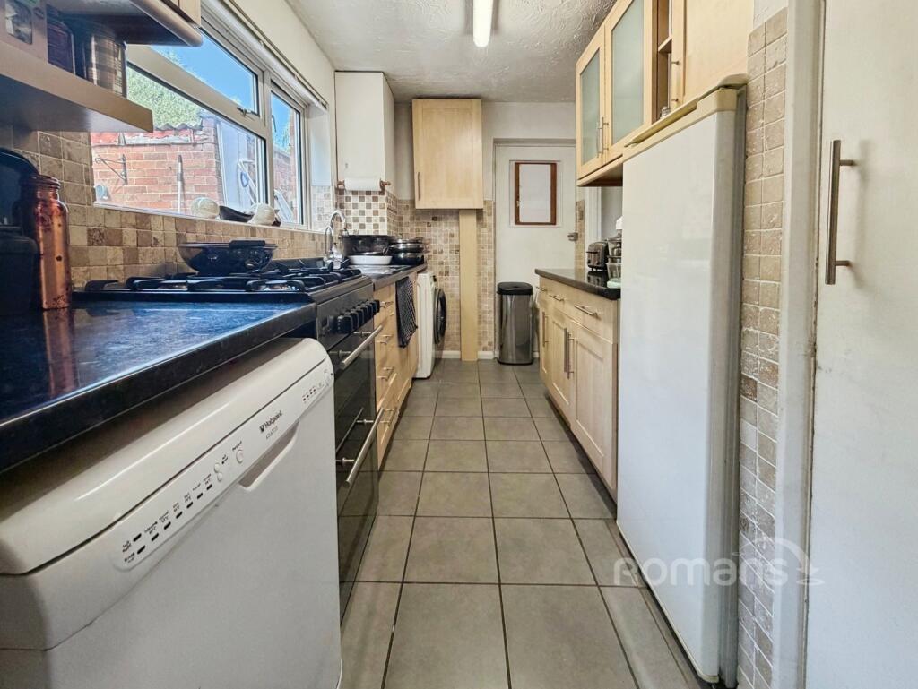 House in Surrey Heath, Surrey - View 4
