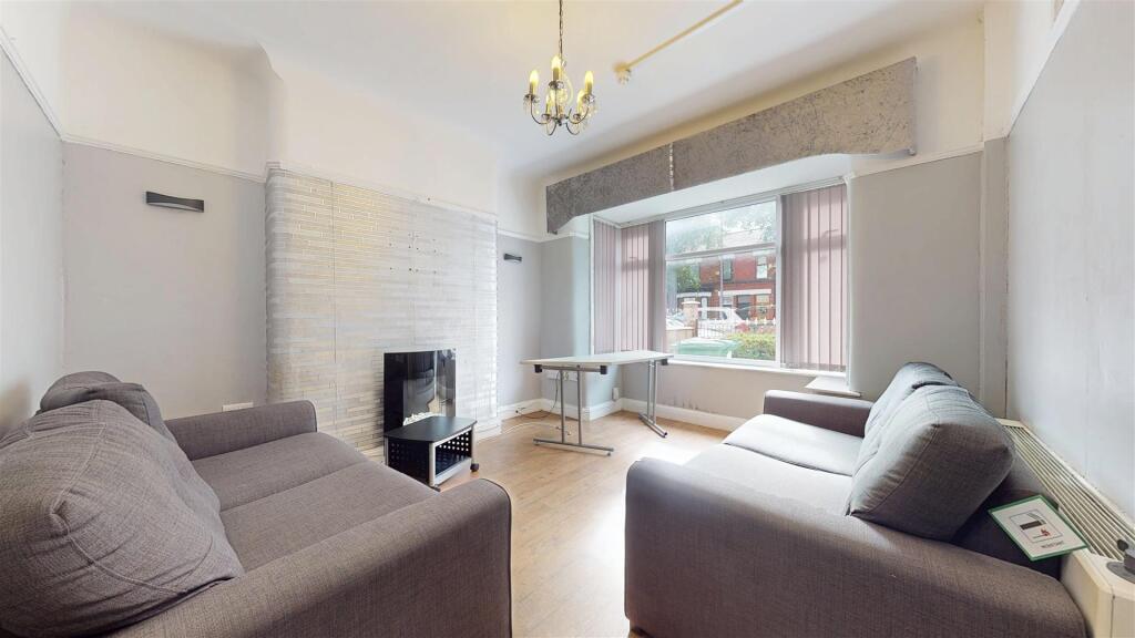 House in St Helens, Liverpool City Region - More