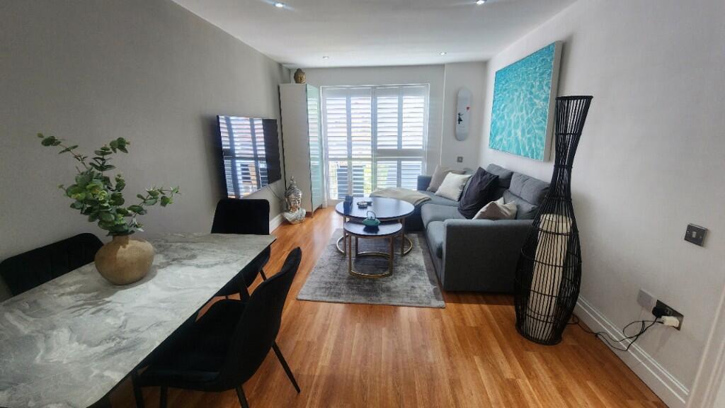 Main image of property: Hoxton Square, London, N1