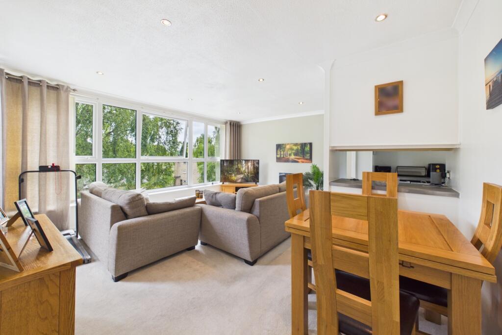 Apartment in Sheffield, South Yorkshire - View 5