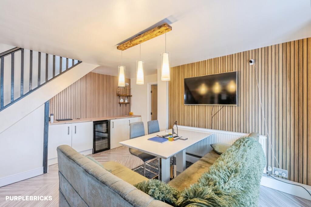 House in Sutton, Bransholme - More
