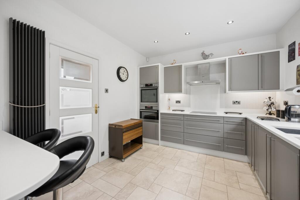 Badger Road, Prestbury, Macclesfield, Cheshire, SK10 photo 4