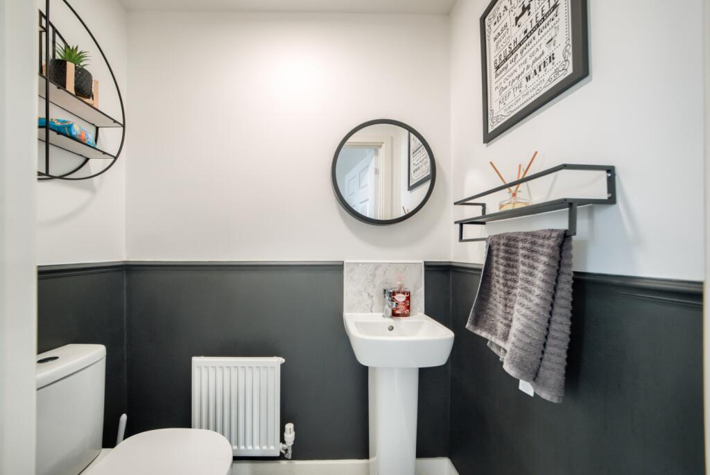 House in Stratford-on-Avon, Wellesbourne CP - More