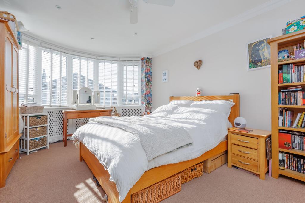 Apartment in Bournemouth, Moordown - More
