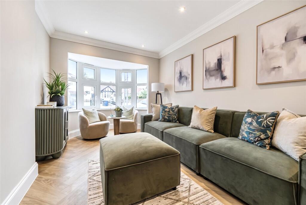 House in London, Oakleigh Park, Brunswick Park - View 3