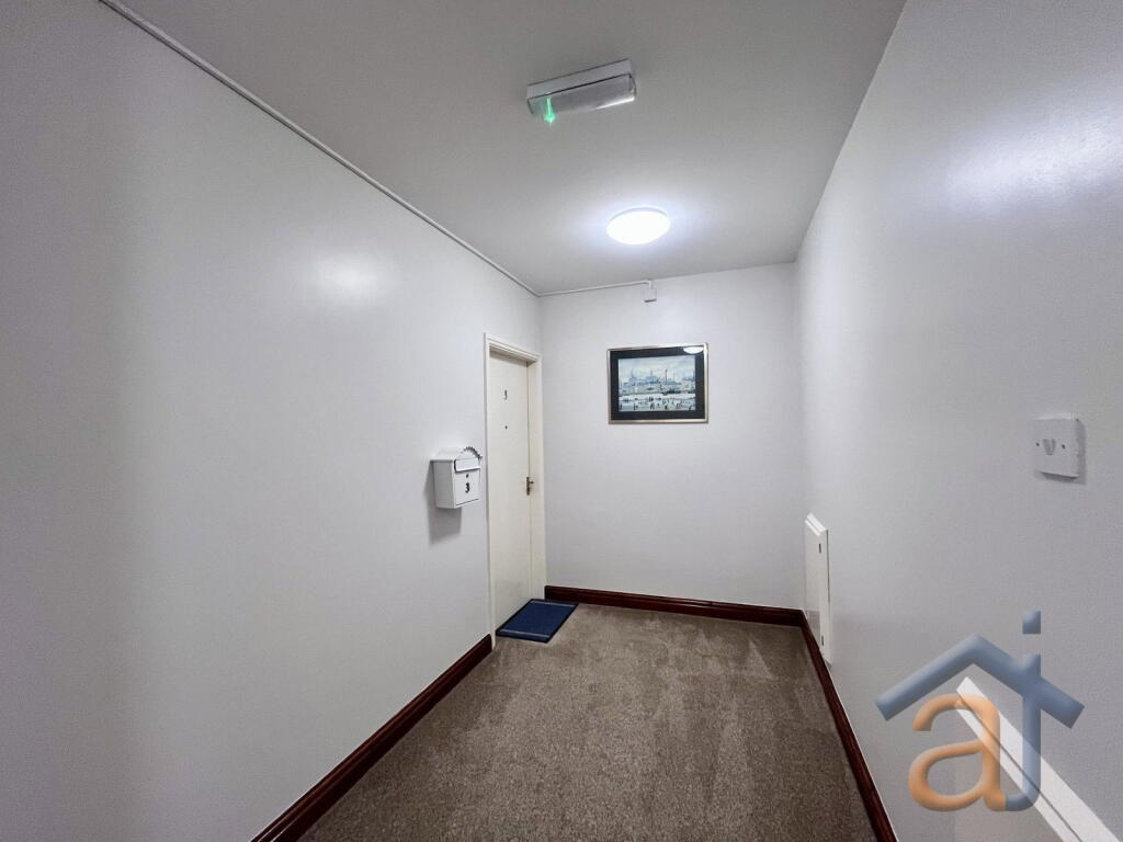 Apartment in Sefton, Liverpool City Region - View 4