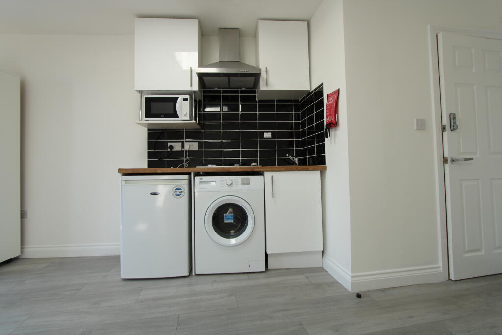 Studio flat for rent