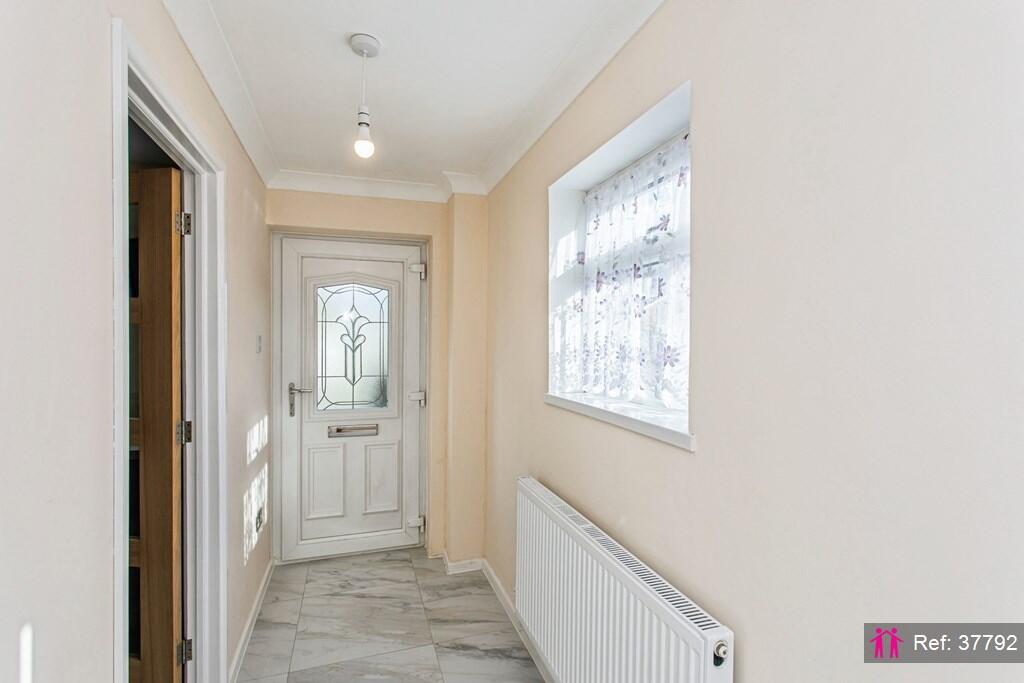 House in Southend-on-Sea - More
