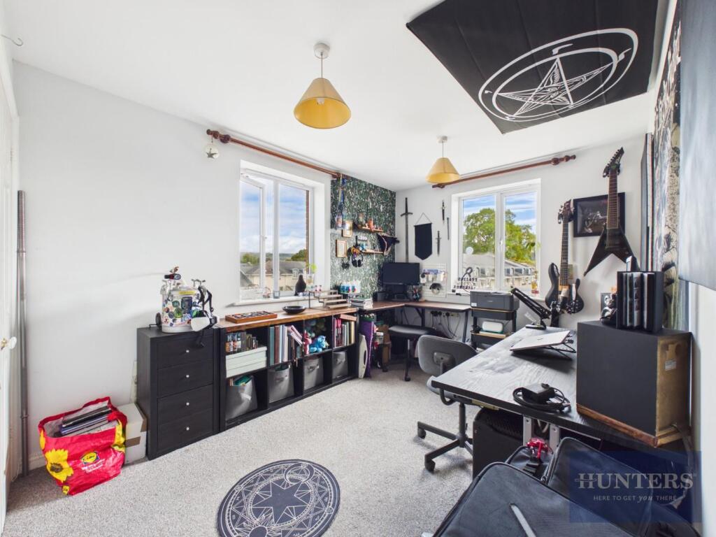 Apartment in Cheltenham, Gloucestershire - View 4