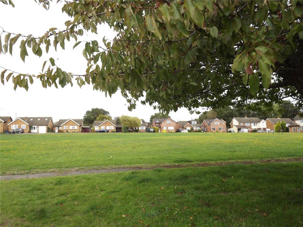 House in Slough - View 4
