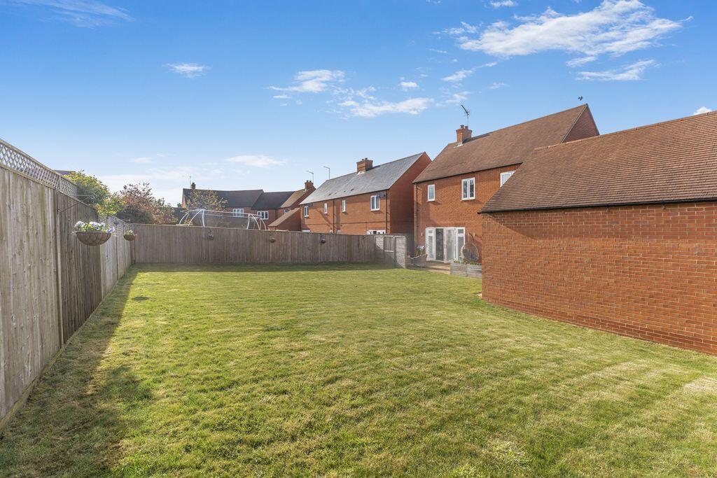 Henge Close, Adderbury photo 2