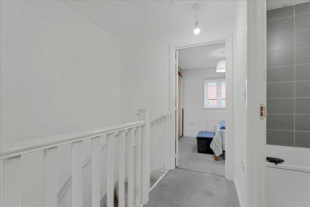 Pontefract Avenue, Towcester - More