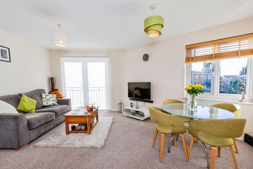 Elliman Avenue, SLOUGH photo 2