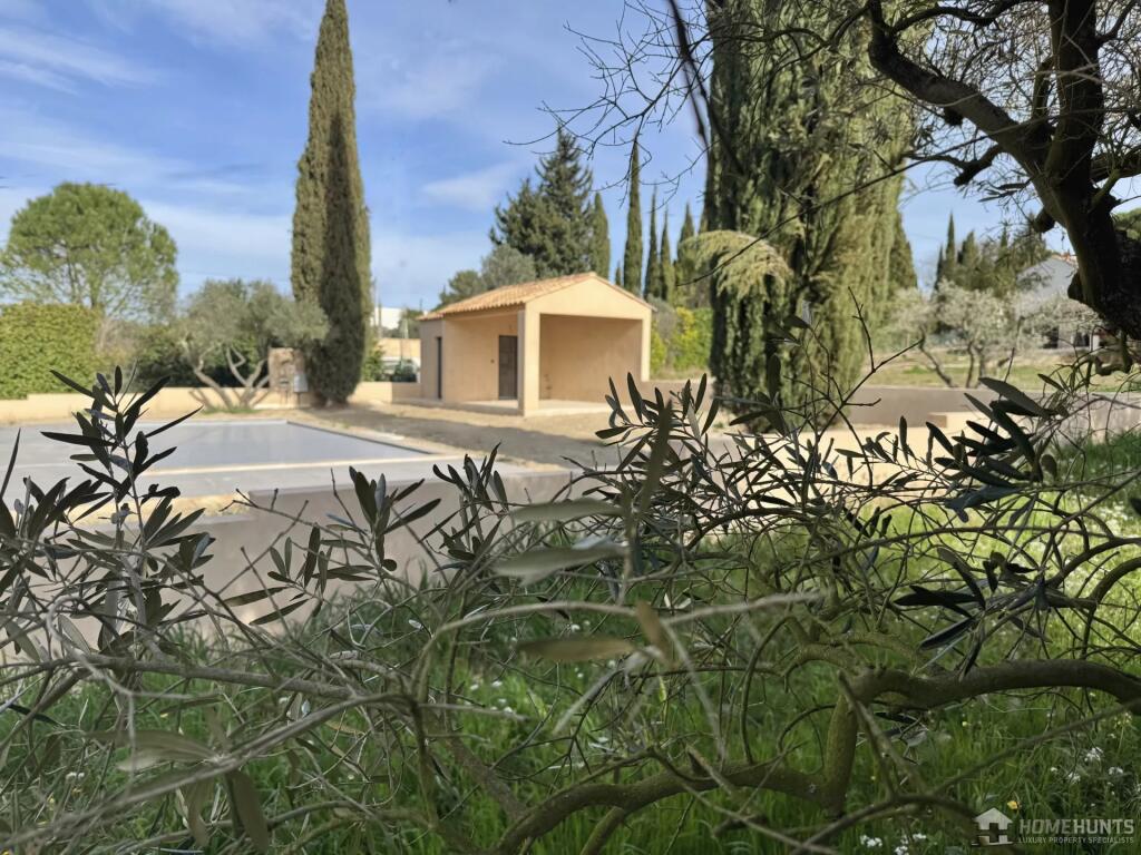 Main image of property: Provence-Alps-Cote d`Azur, Bouches-du-Rhône, Fontvieille