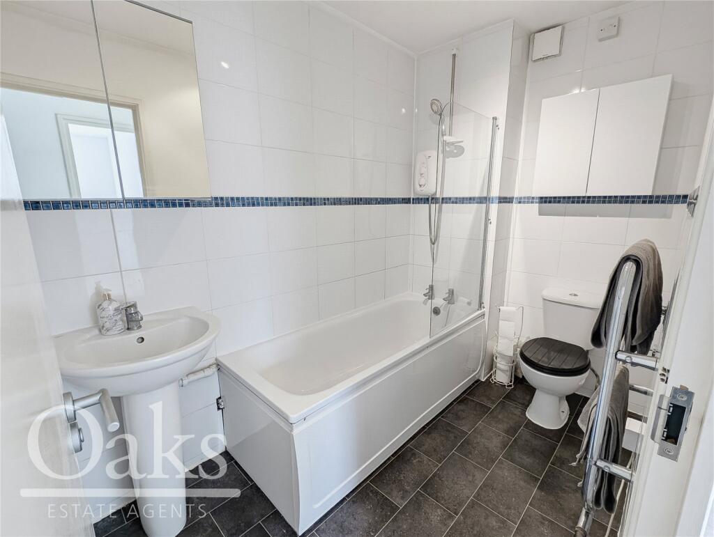 Apartment in London, Manor Park, Streatham - More
