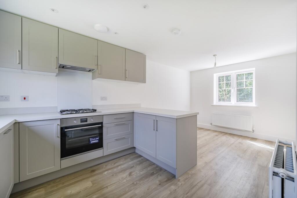 House in Thatcham, West Berkshire - View 3