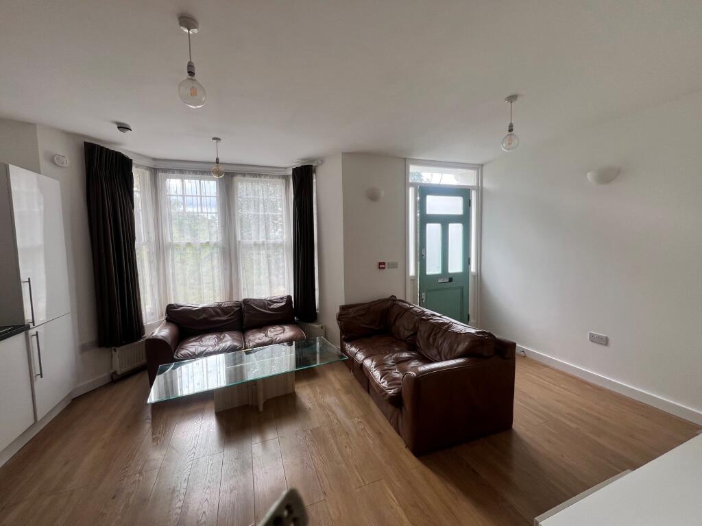 Apartment in London - View 4