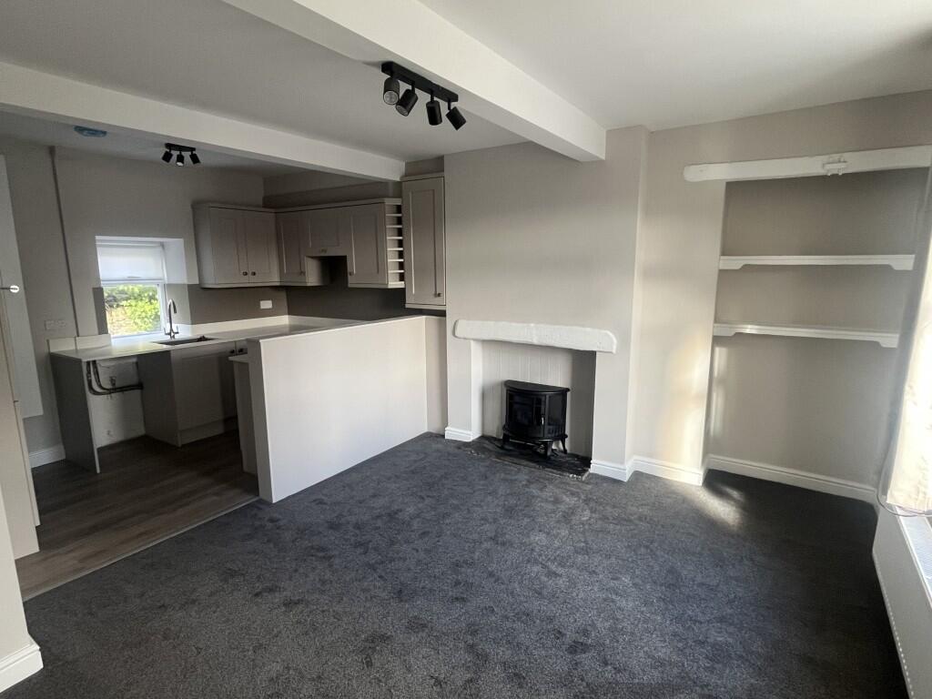 House in Bradford, Keighley - View 2