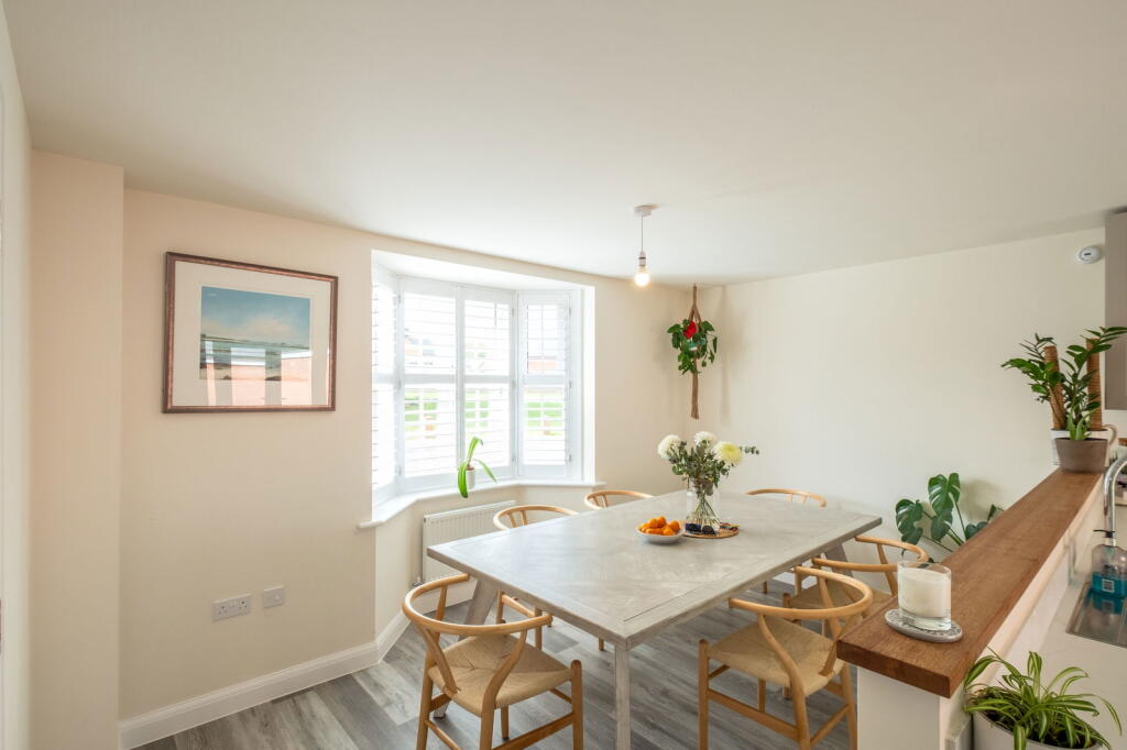 Anning Crescent, East Leake photo 4