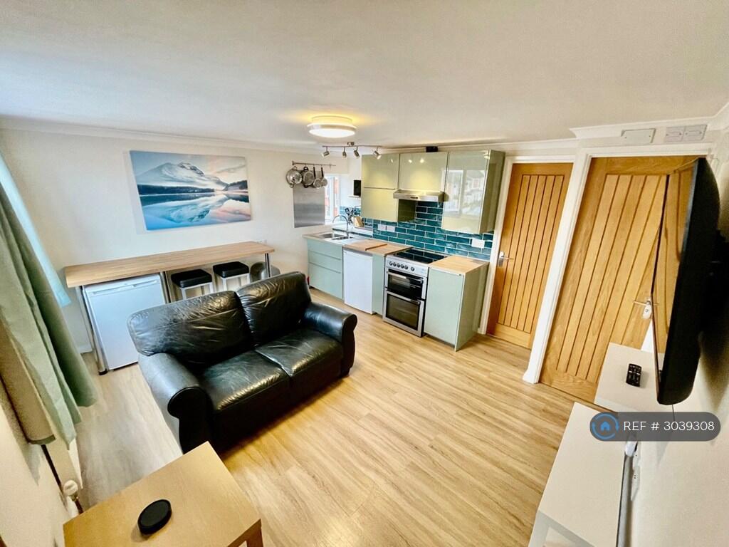 Apartment in Swindon - View 4