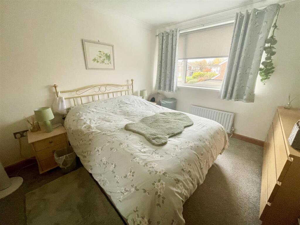 Conrad Close, Liden, Swindon photo 4