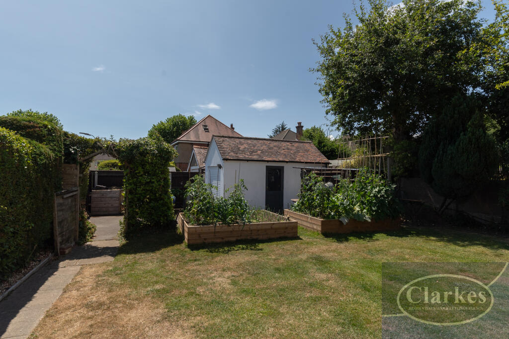 Fernside Road, Talbot Park, Bournemouth photo 2