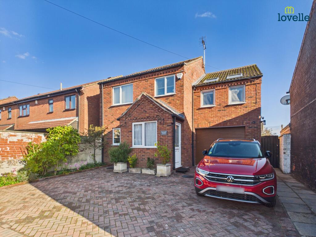 3-bed detached on Chapman Street, Market Rasen, LN8, £265,000
